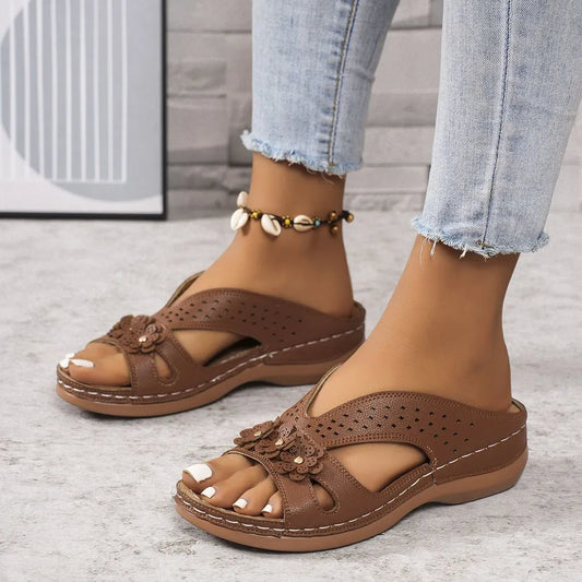 CASEY | RUTSCHFESTE SANDALETTEN