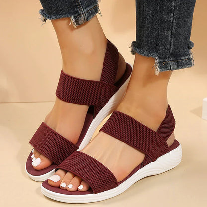 RAYLYNN | ELASTISCHE KEILABSATZ-SANDALETTEN AUS STRICKSTOFF